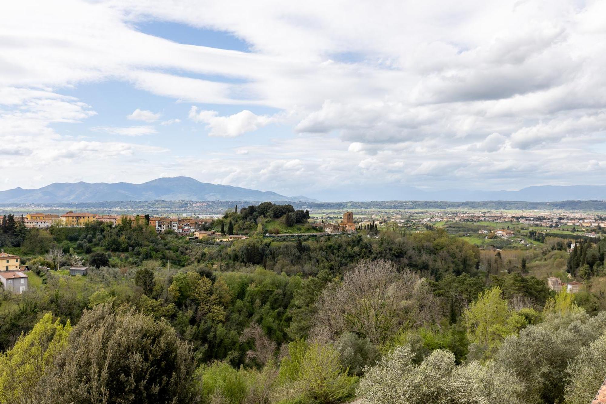 Residence Montevecchio Montopoli in Val d'Arno Luaran gambar