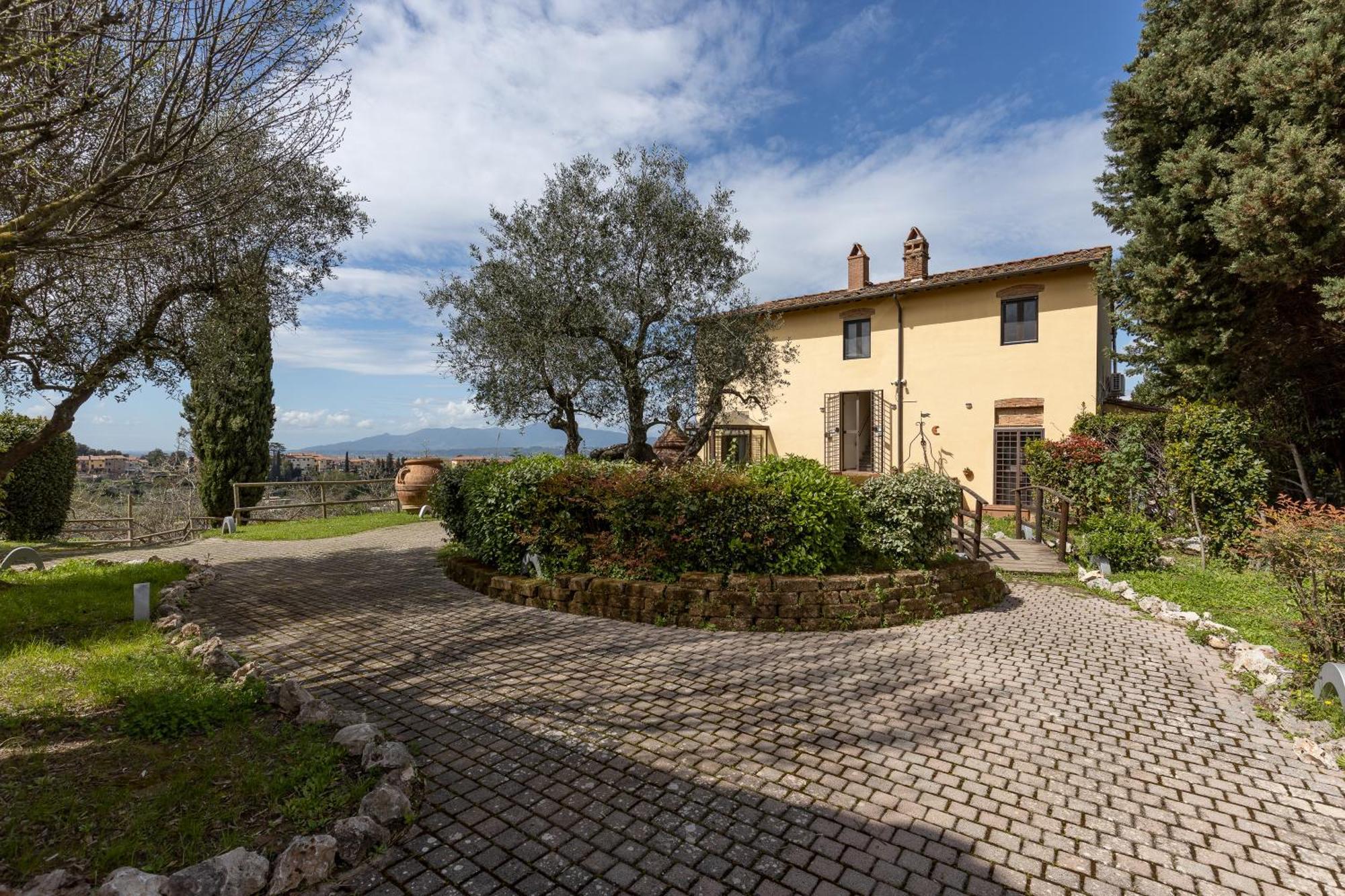 Residence Montevecchio Montopoli in Val d'Arno Luaran gambar