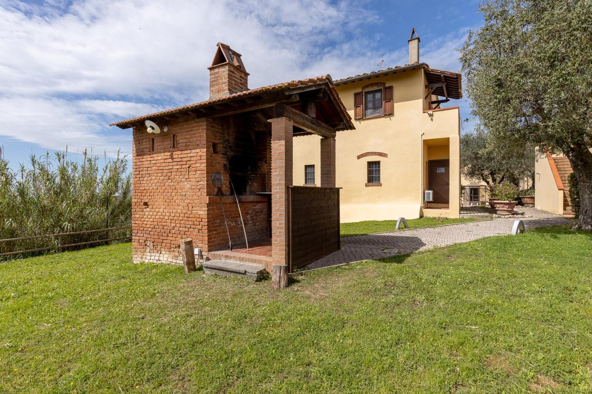 Residence Montevecchio Montopoli in Val d'Arno Luaran gambar